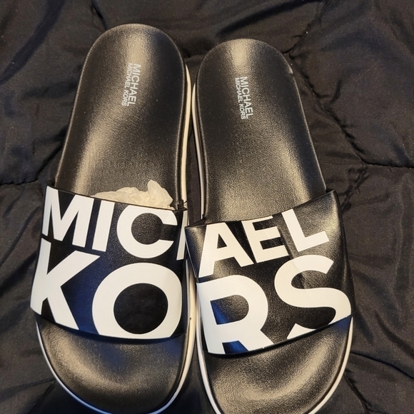 Michael kors slide - Picture 10 of 11